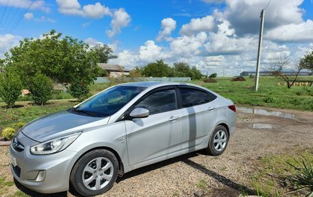 Hyundai Solaris II рестайлинг, 2013 год, 920 000 рублей, 5 фотография