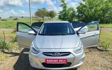 Hyundai Solaris II рестайлинг, 2013 год, 920 000 рублей, 3 фотография