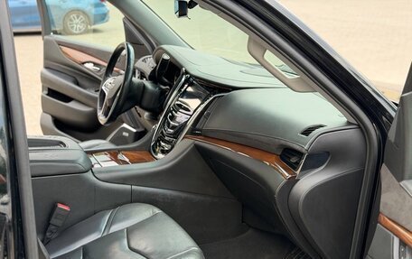 Cadillac Escalade IV, 2018 год, 3 800 000 рублей, 24 фотография