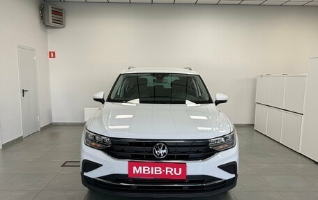 Volkswagen Tiguan II, 2021 год, 2 790 000 рублей, 2 фотография