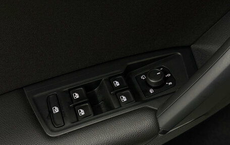 Volkswagen Tiguan II, 2021 год, 2 790 000 рублей, 12 фотография