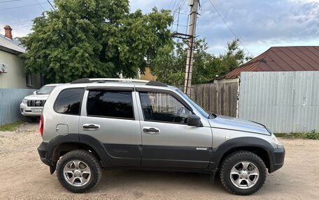 Chevrolet Niva I рестайлинг, 2015 год, 457 000 рублей, 4 фотография