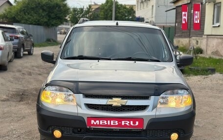 Chevrolet Niva I рестайлинг, 2015 год, 457 000 рублей, 2 фотография
