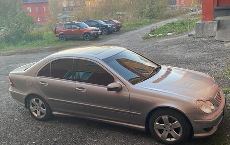 Mercedes-Benz C-Класс, 2005 год, 450 000 рублей, 4 фотография