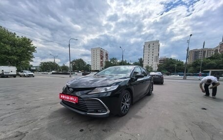 Toyota Camry, 2021 год, 1 750 000 рублей, 2 фотография