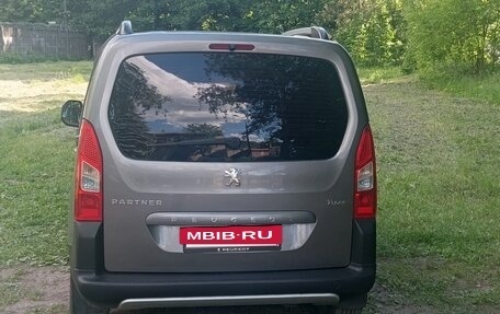 Peugeot Partner II рестайлинг 2, 2012 год, 800 000 рублей, 3 фотография