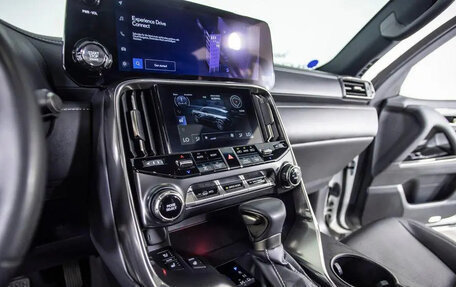 Lexus LX, 2023 год, 13 605 969 рублей, 16 фотография