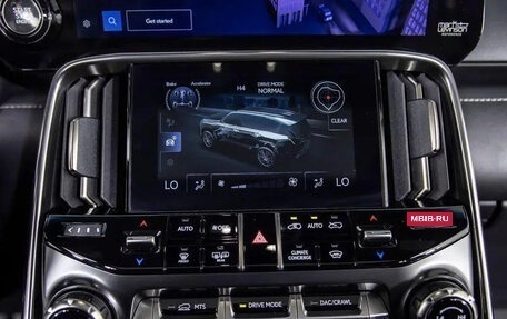 Lexus LX, 2023 год, 13 605 969 рублей, 15 фотография