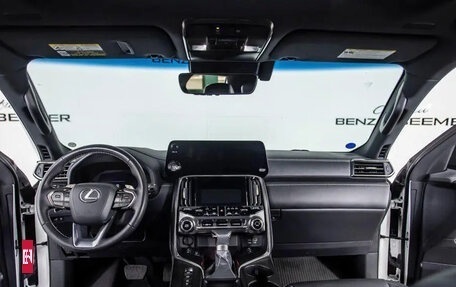 Lexus LX, 2023 год, 13 605 969 рублей, 10 фотография