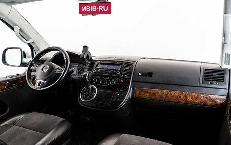 Volkswagen Multivan T5, 2010 год, 1 990 000 рублей, 10 фотография