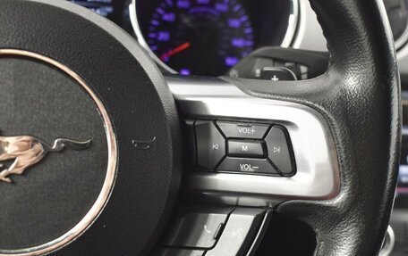 Ford Mustang VI рестайлинг, 2015 год, 2 194 900 рублей, 19 фотография