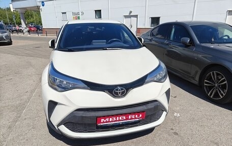 Toyota C-HR I рестайлинг, 2021 год, 2 650 000 рублей, 1 фотография