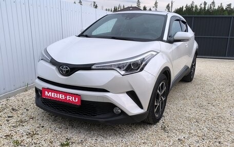 Toyota C-HR I рестайлинг, 2021 год, 2 850 000 рублей, 1 фотография