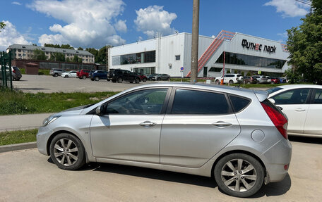 Hyundai Solaris II рестайлинг, 2011 год, 735 000 рублей, 4 фотография