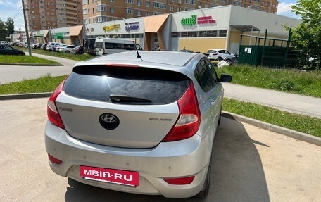 Hyundai Solaris II рестайлинг, 2011 год, 735 000 рублей, 3 фотография