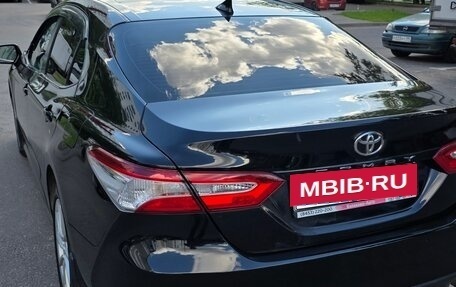 Toyota Camry, 2021 год, 1 900 000 рублей, 12 фотография