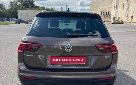 Volkswagen Tiguan II, 2018 год, 3 200 000 рублей, 6 фотография