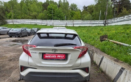 Toyota C-HR I рестайлинг, 2021 год, 2 650 000 рублей, 4 фотография