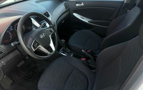 Hyundai Solaris II рестайлинг, 2014 год, 1 050 000 рублей, 10 фотография