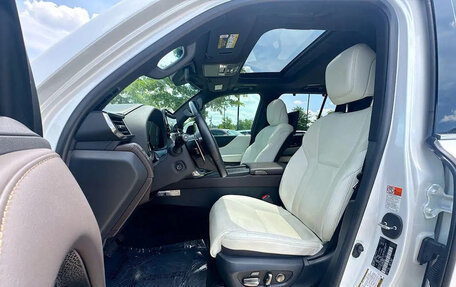 Lexus LX, 2023 год, 13 044 333 рублей, 17 фотография