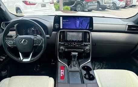Lexus LX, 2023 год, 13 044 333 рублей, 16 фотография