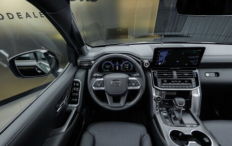 Toyota Land Cruiser, 2026 год, 15 800 000 рублей, 26 фотография