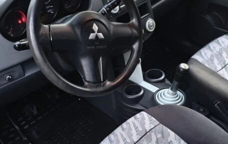 Mitsubishi Colt VI рестайлинг, 2006 год, 270 000 рублей, 5 фотография
