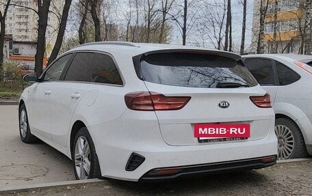 KIA cee'd III, 2019 год, 950 000 рублей, 4 фотография