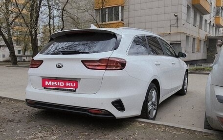 KIA cee'd III, 2019 год, 950 000 рублей, 3 фотография