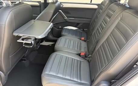 Volkswagen Touran III, 2022 год, 2 000 000 рублей, 11 фотография
