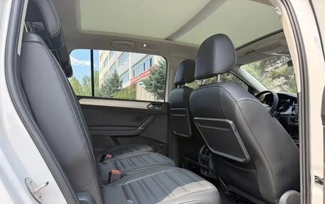 Volkswagen Touran III, 2022 год, 2 000 000 рублей, 15 фотография