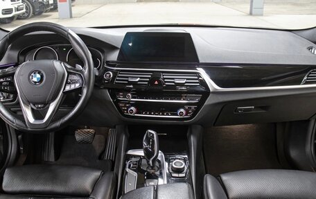 BMW 5 серия, 2019 год, 2 450 000 рублей, 2 фотография