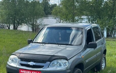 Chevrolet Niva I рестайлинг, 2010 год, 375 000 рублей, 2 фотография