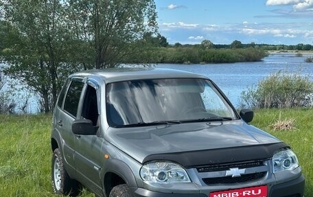 Chevrolet Niva I рестайлинг, 2010 год, 375 000 рублей, 3 фотография