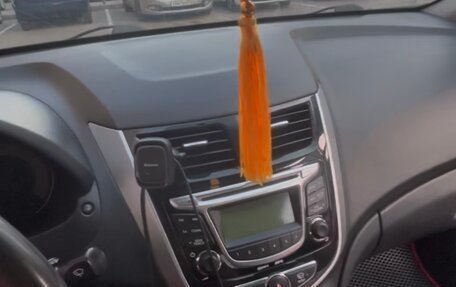 Hyundai Solaris II рестайлинг, 2013 год, 820 000 рублей, 8 фотография