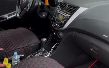 Hyundai Solaris II рестайлинг, 2013 год, 820 000 рублей, 13 фотография