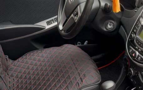 Hyundai Solaris II рестайлинг, 2013 год, 820 000 рублей, 16 фотография