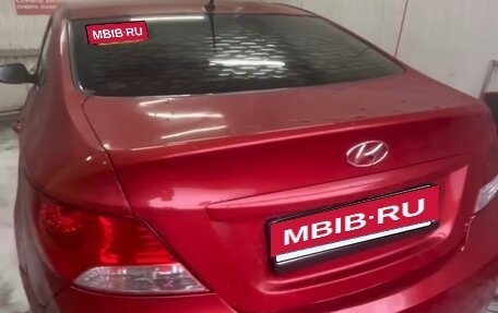 Hyundai Solaris II рестайлинг, 2013 год, 820 000 рублей, 2 фотография