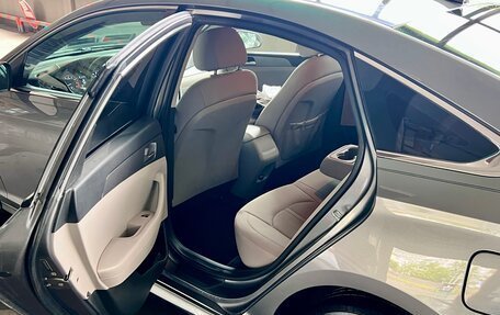 Hyundai Sonata VII, 2018 год, 13 фотография