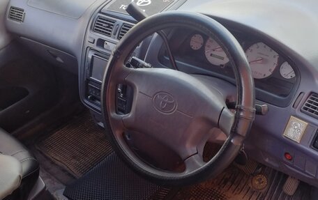 Toyota Ipsum II, 1997 год, 420 000 рублей, 2 фотография