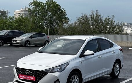Hyundai Solaris II рестайлинг, 2021 год, 1 555 000 рублей, 1 фотография