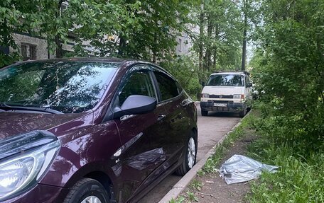 Hyundai Solaris II рестайлинг, 2014 год, 850 000 рублей, 2 фотография