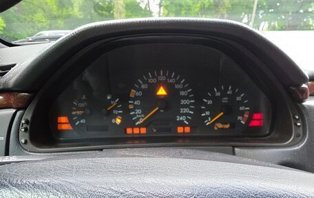 Mercedes-Benz E-Класс, 1997 год, 450 000 рублей, 5 фотография