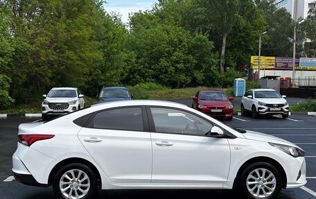 Hyundai Solaris II рестайлинг, 2021 год, 1 555 000 рублей, 8 фотография
