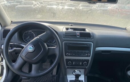 Skoda Octavia, 2011 год, 393 000 рублей, 2 фотография
