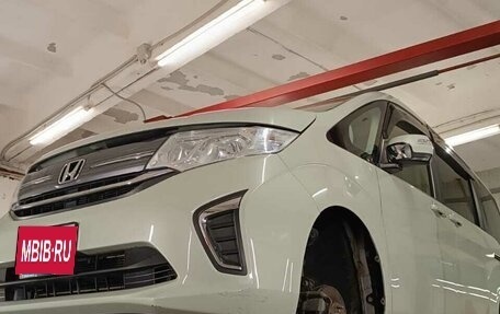 Honda Stepwgn IV, 2017 год, 1 850 000 рублей, 1 фотография