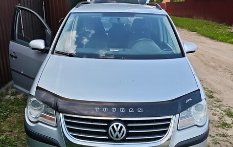 Volkswagen Touran III, 2008 год, 700 000 рублей, 1 фотография