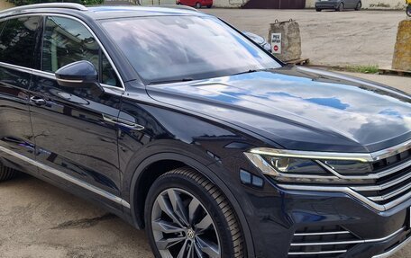 Volkswagen Touareg III, 2019 год, 5 990 000 рублей, 1 фотография