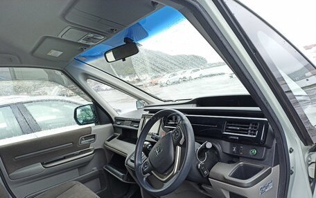 Honda Stepwgn IV, 2017 год, 1 850 000 рублей, 7 фотография