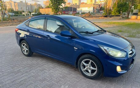 Hyundai Solaris II рестайлинг, 2012 год, 670 000 рублей, 3 фотография